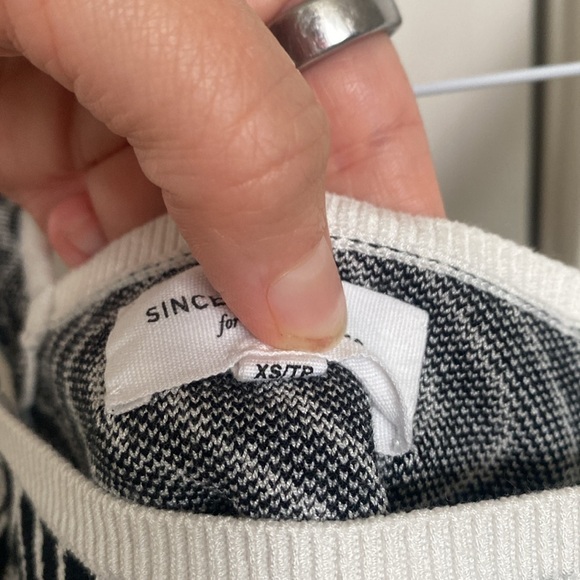 Sin­cere­ly Jules for Bandi­er Calla Jacquard Top - Picture 3 of 5